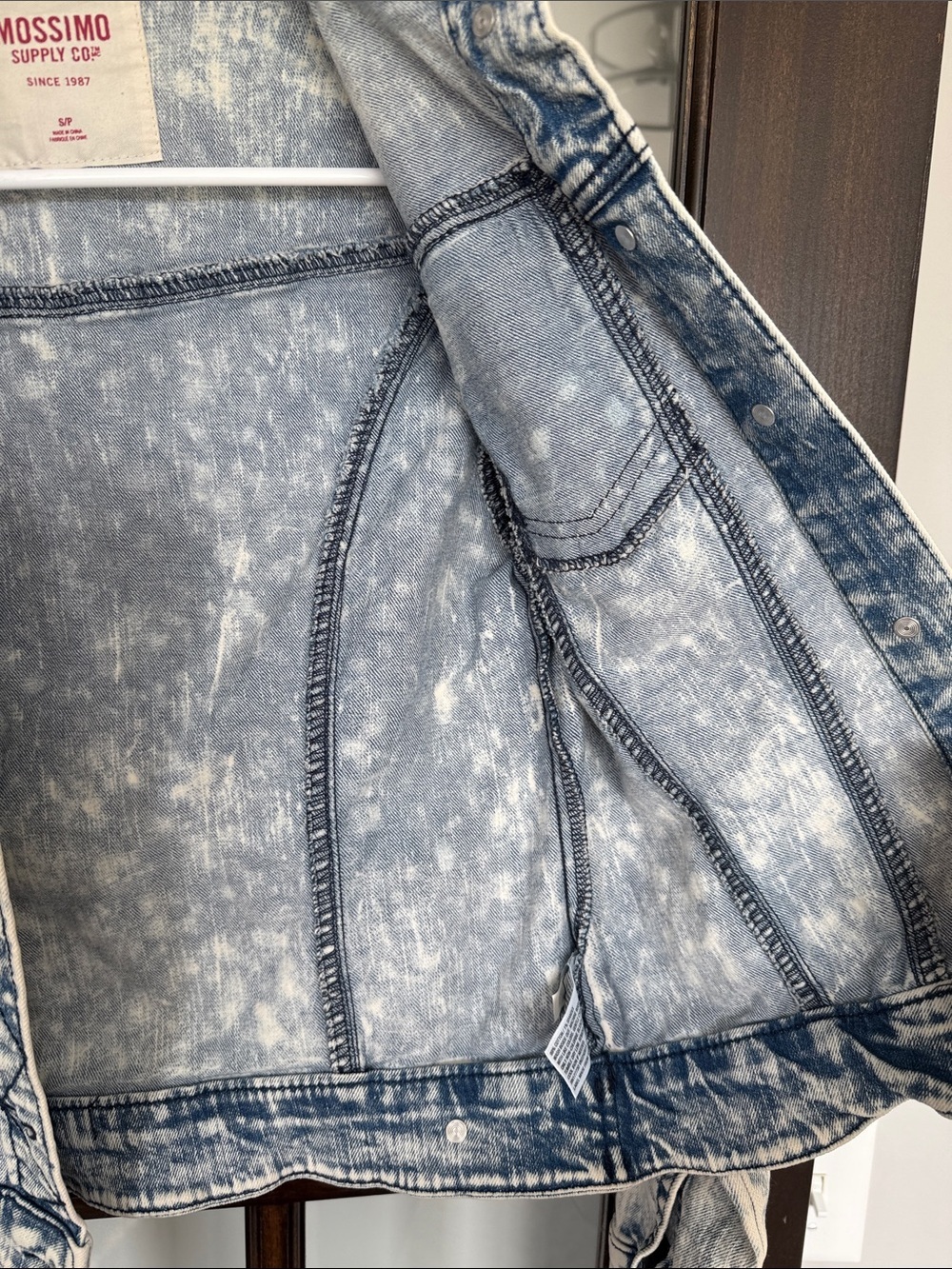 Mossimo Supply Co. Light Acid Wash Denim Jacket - Blue & White - Picture 5 of 6